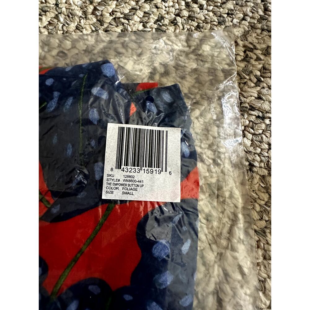 Wildfang Empower Button Up Shirt Red Blue Floral Monstera Leaf Size Small NWT - Picture 5 of 5